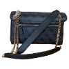 Immagine di GUESS BORSA DA SPALLA CHIUSA DA PATTA DIVISORI interni tracolla scorrev BG72210